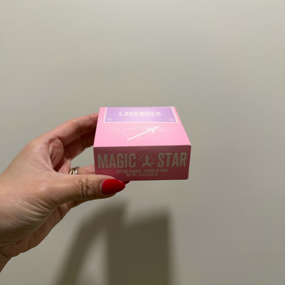 Jeffree Star NWT Magic Star matte Setting Powder makeup brightening in lavender - Picture 2 of 3
